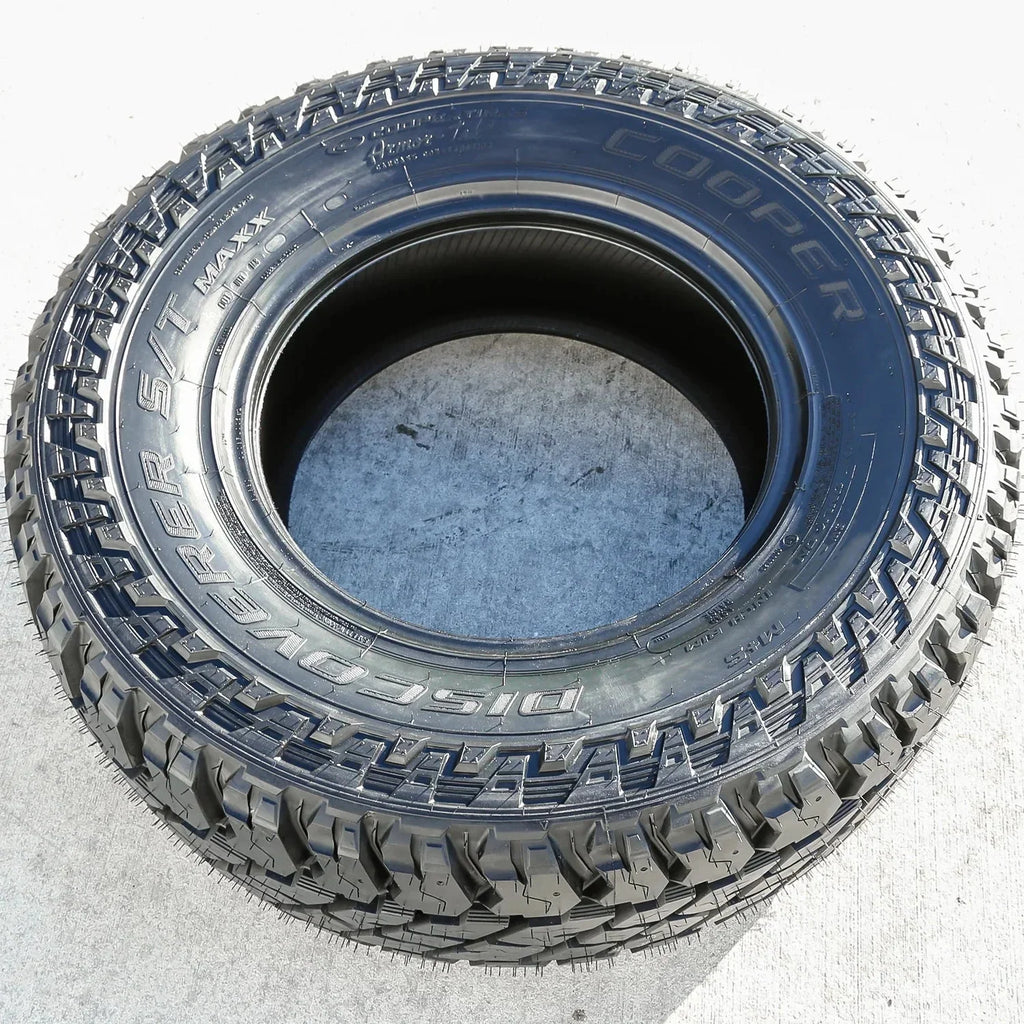 Set of 4 (FOUR) Cooper Discoverer S/T Maxx LT 275/70R18 125/122Q E 10 Ply MT M/T Mud Tires