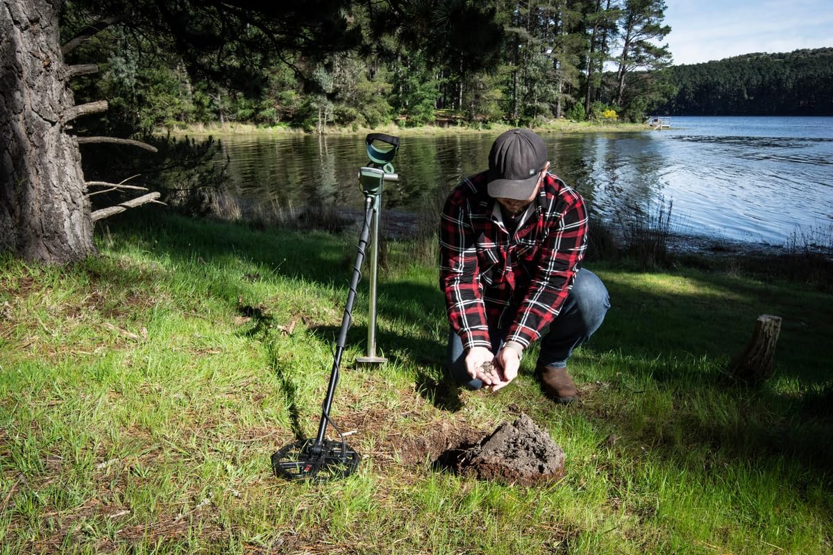 MINELAB X-Terra Pro Metal Detector