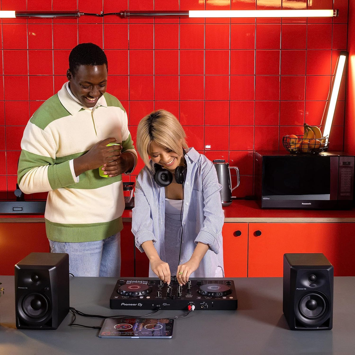 DJ DDJ-FLX4 2-Deck Controller – Graphite